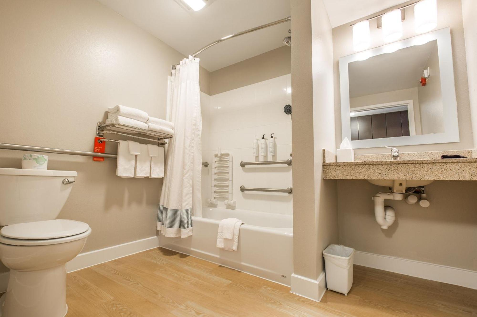 Towneplace Suites By Marriott Gilford Dış mekan fotoğraf