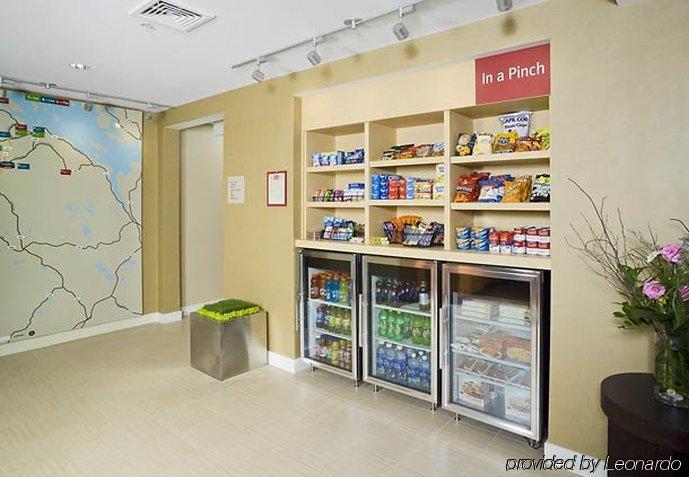 Towneplace Suites By Marriott Gilford Restoran fotoğraf