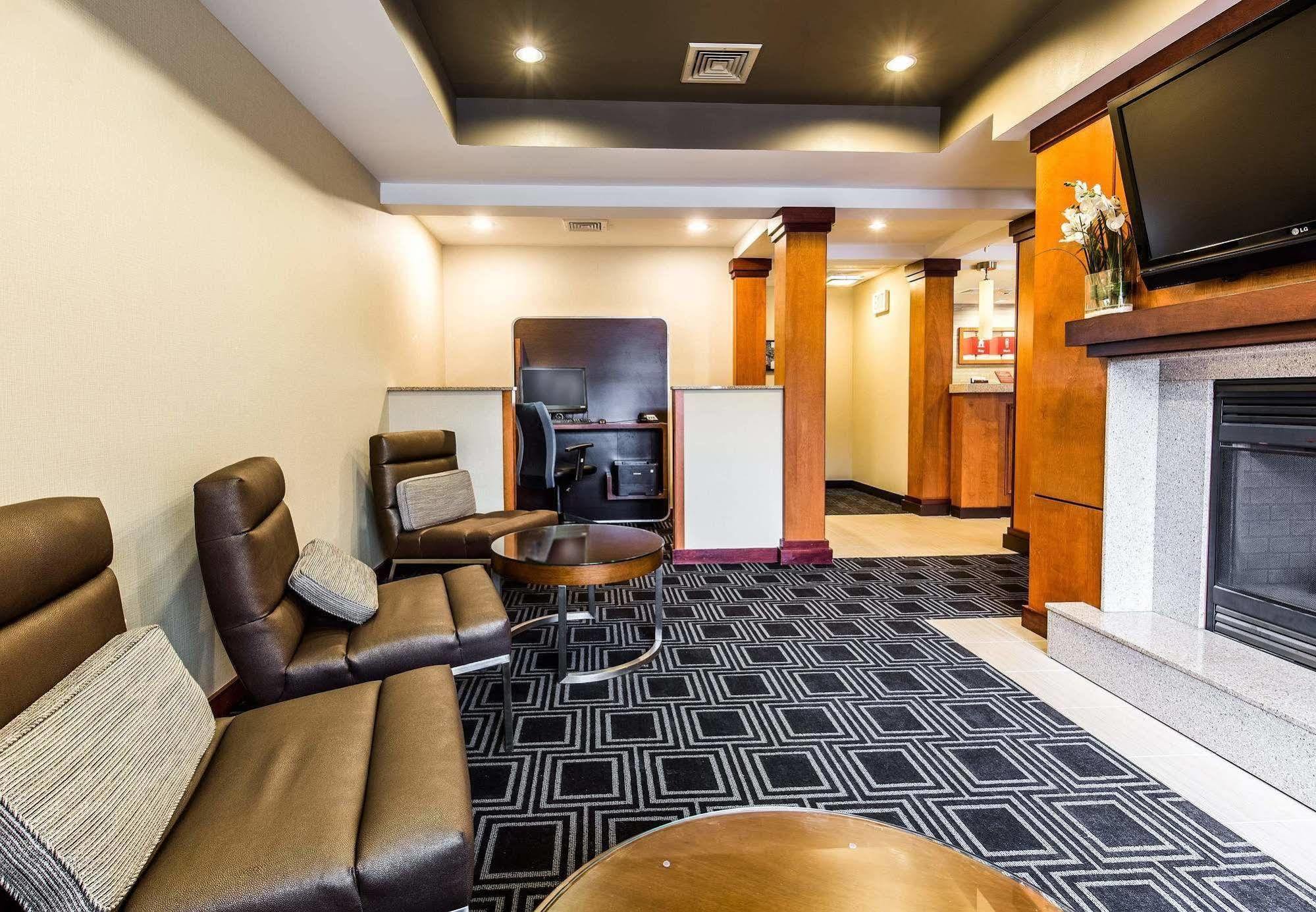 Towneplace Suites By Marriott Gilford Dış mekan fotoğraf