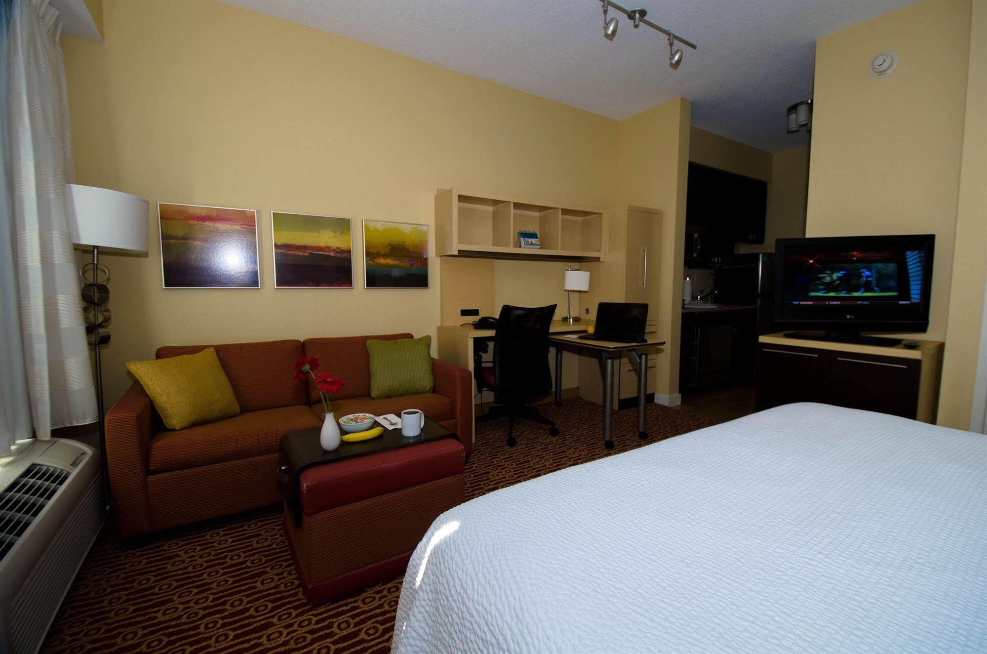 Towneplace Suites By Marriott Gilford Dış mekan fotoğraf