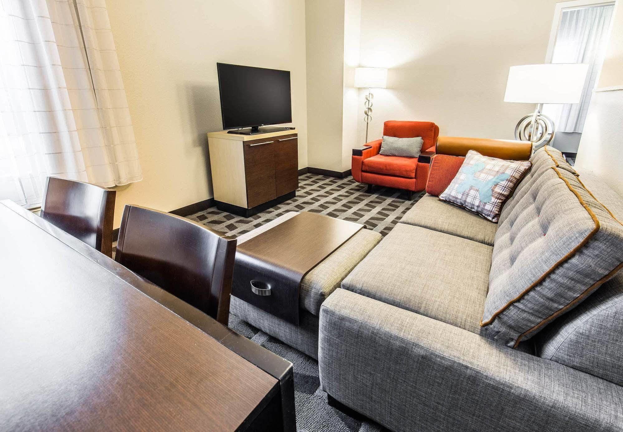 Towneplace Suites By Marriott Gilford Dış mekan fotoğraf